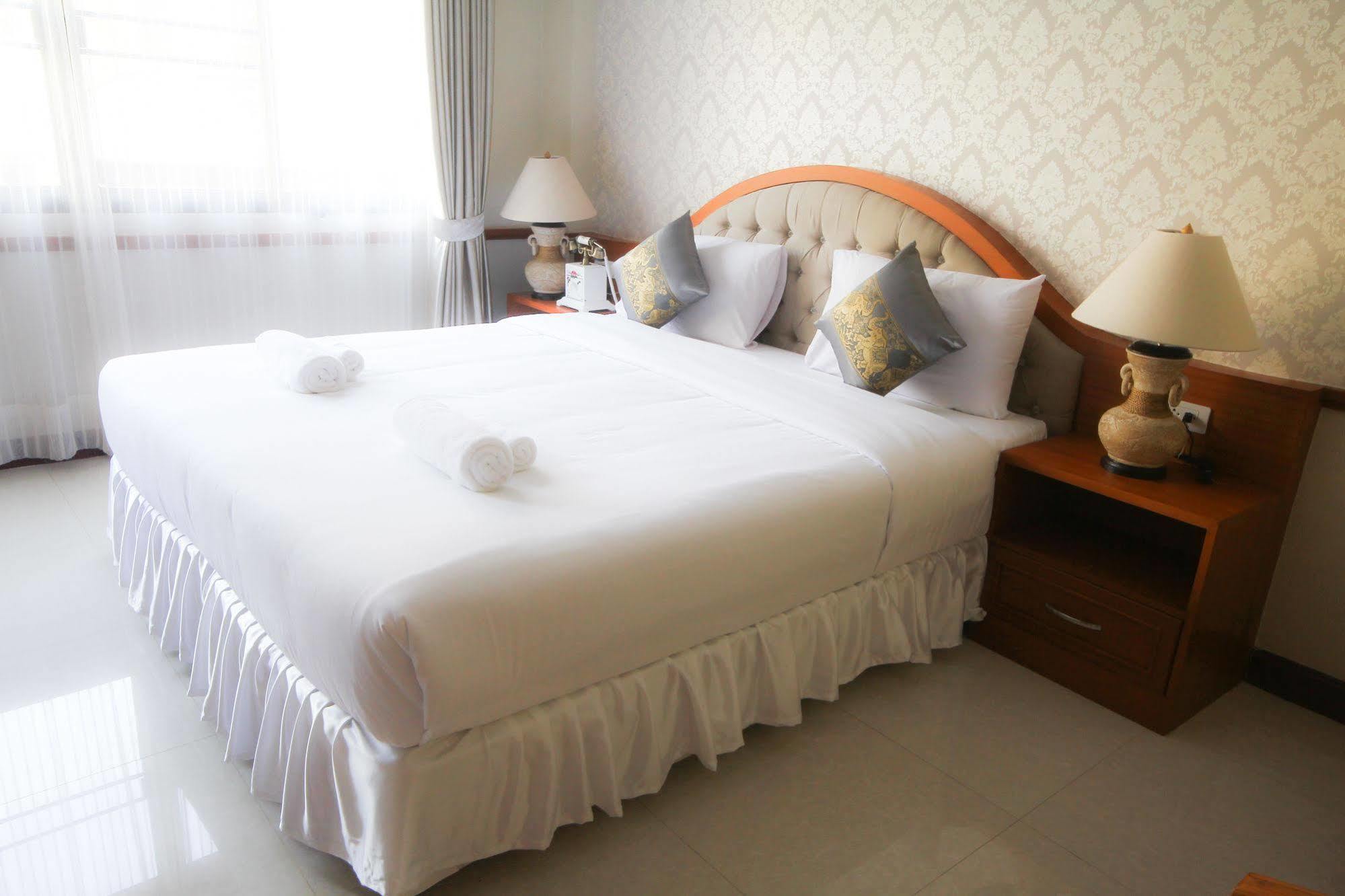 Phoothawee House Hotel Chiang Mai Exterior photo