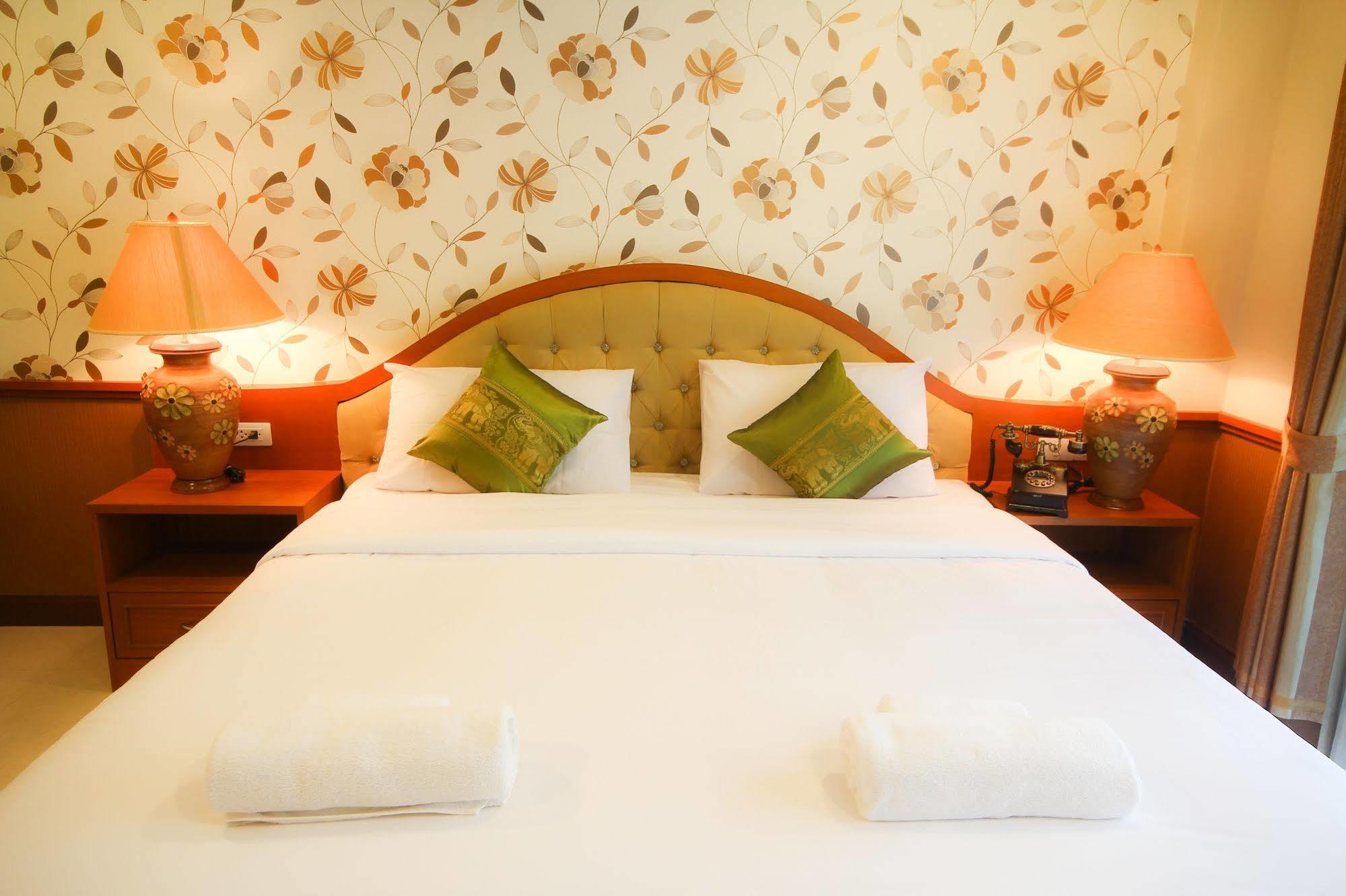 Phoothawee House Hotel Chiang Mai Exterior photo